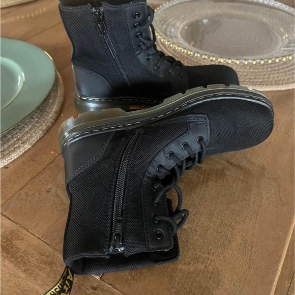 Doc Martens unisex boots. - Picture 7 of 7